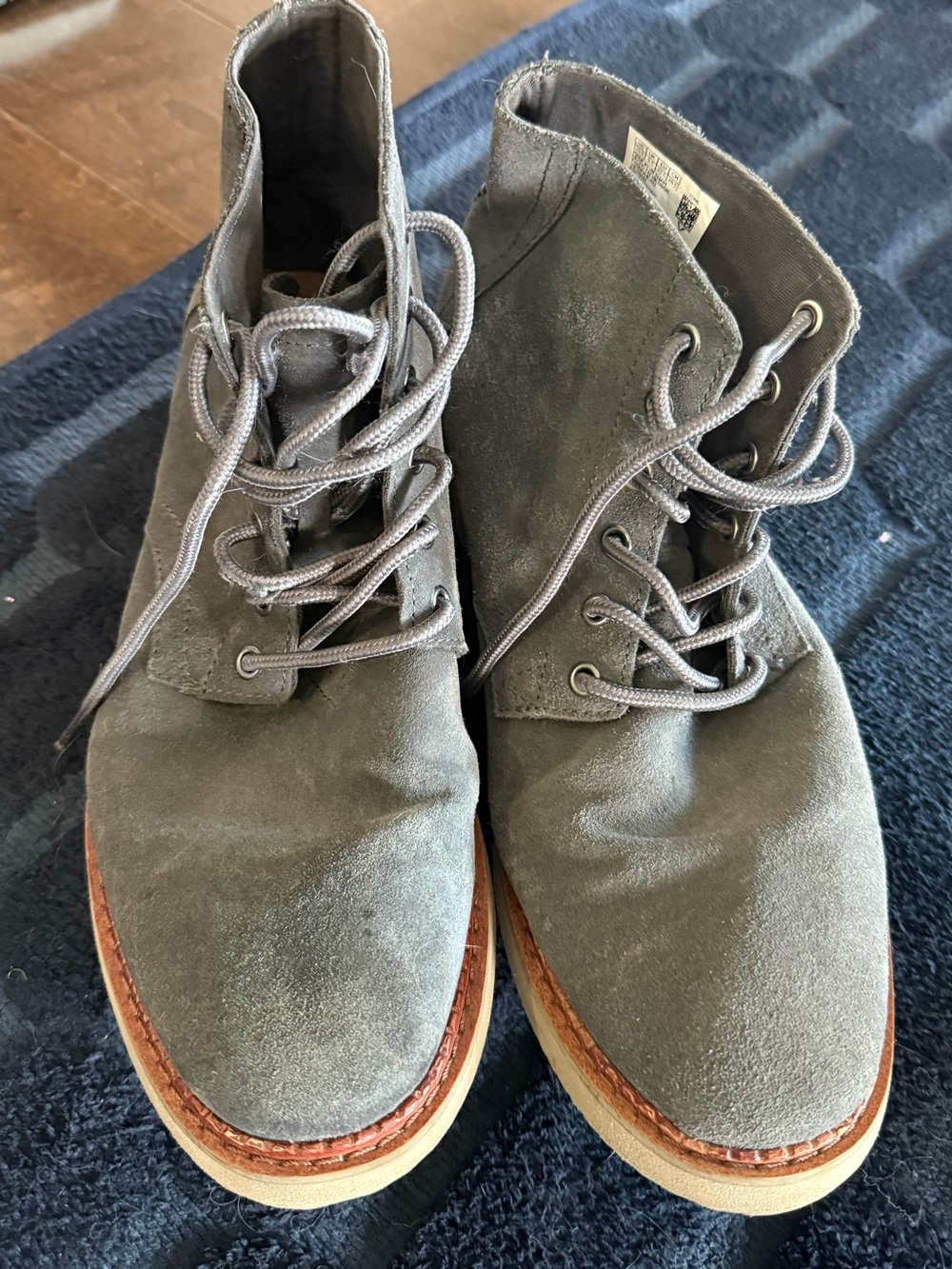 TOMS size 10.5 Men's Gray Suede Lace-Up Chukka Boots